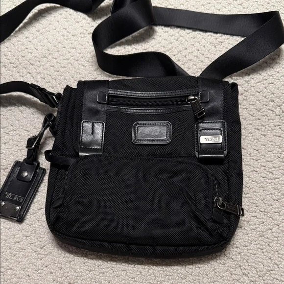 Tumi Black Messenger Bag - Picture 1 of 6